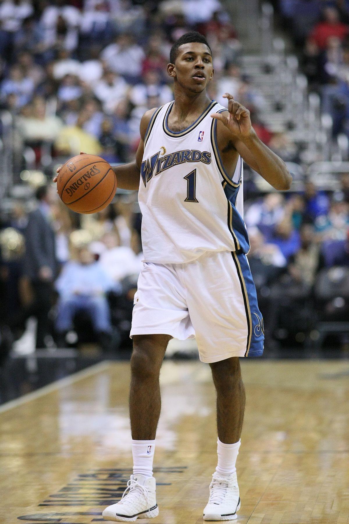 孔帕尼：不关注本菲卡与格雷罗的传闻，任何转会只会内部讨论（孔帕尼：不理会本菲卡、格雷罗传闻，转会议题只在内部讨论）