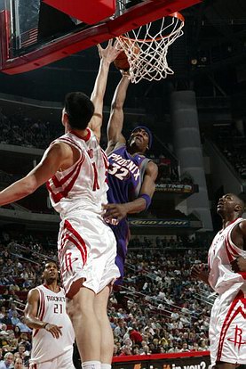 卡马拉6记三分刷新生涯新高，砍下赛季新高的21分（卡马拉飙进6记三分创生涯纪录，拿下赛季新高21分）