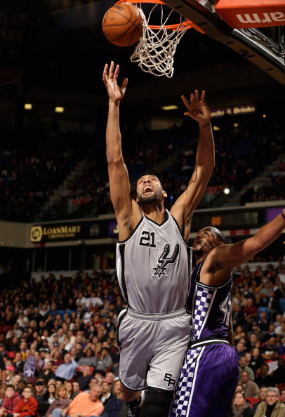 布朗过去6场场均33.3分7.3板7.2助，带队5胜1负（布朗近6战场均33.3分7.3板7.2助 率队拿下5胜1负）