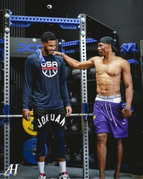 马内：范加尔在曼联想签我但没承诺出场时间，渣叔给了我承诺（马内：范加尔曼联时期欲签却未保障出场，克洛普给出明确承诺）