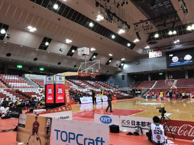 早报：皇马2-1阿拉维斯；曼城3-0水晶宫（今晨战报：皇马2-1阿拉维斯，曼城3-0水晶宫）